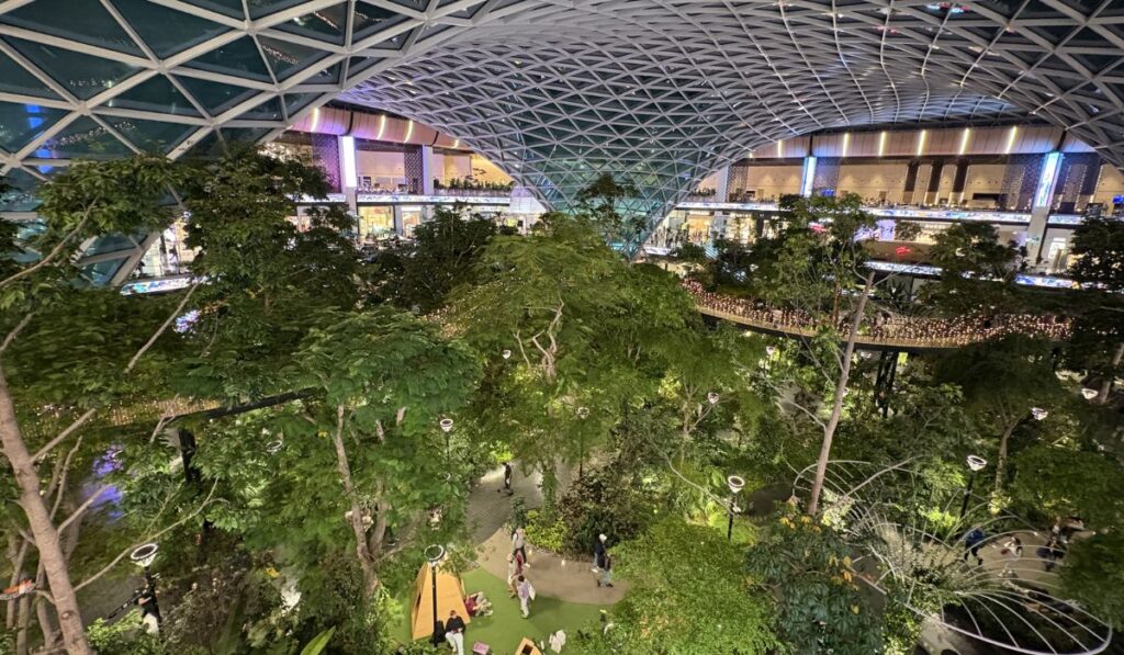 屋内熱帯庭園「The Orchard（オーチャード）」の様子